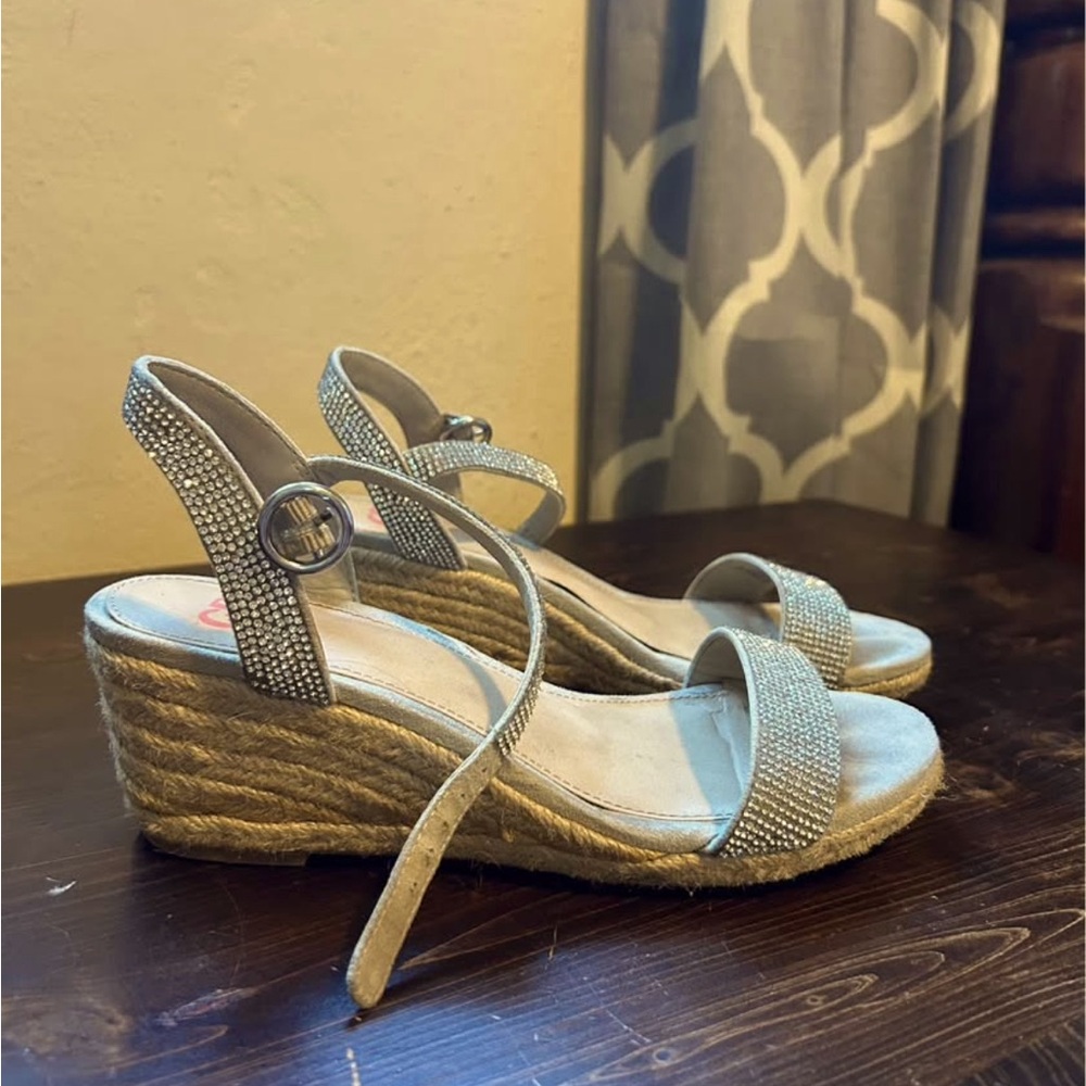 ✨ Kylee’s Kloset | GB Girls Sparkle Wedge Heels ✨ Size 5